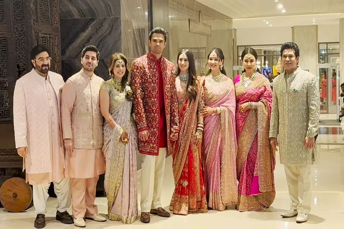Arjun Tendulkar and Saaniya Chandhok Tie the Knot in Grand Mumbai Wedding